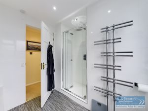 BATHROOM WITH SHOWER CUBICLE- click for photo gallery